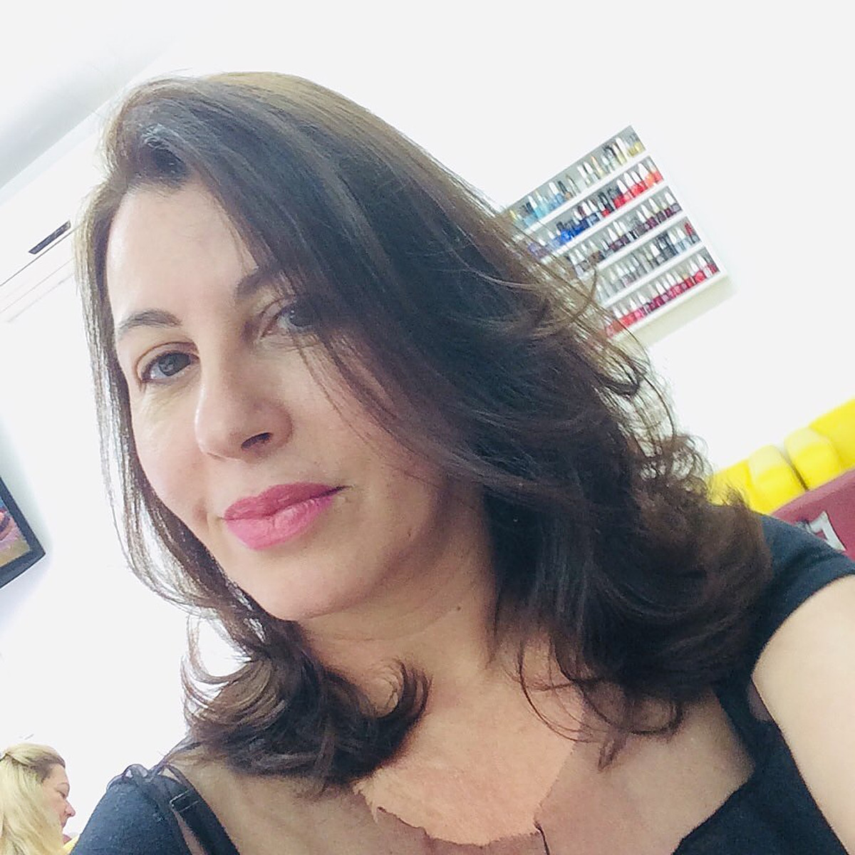 Dra. Angélica Climachauska sorrindo, em retrato